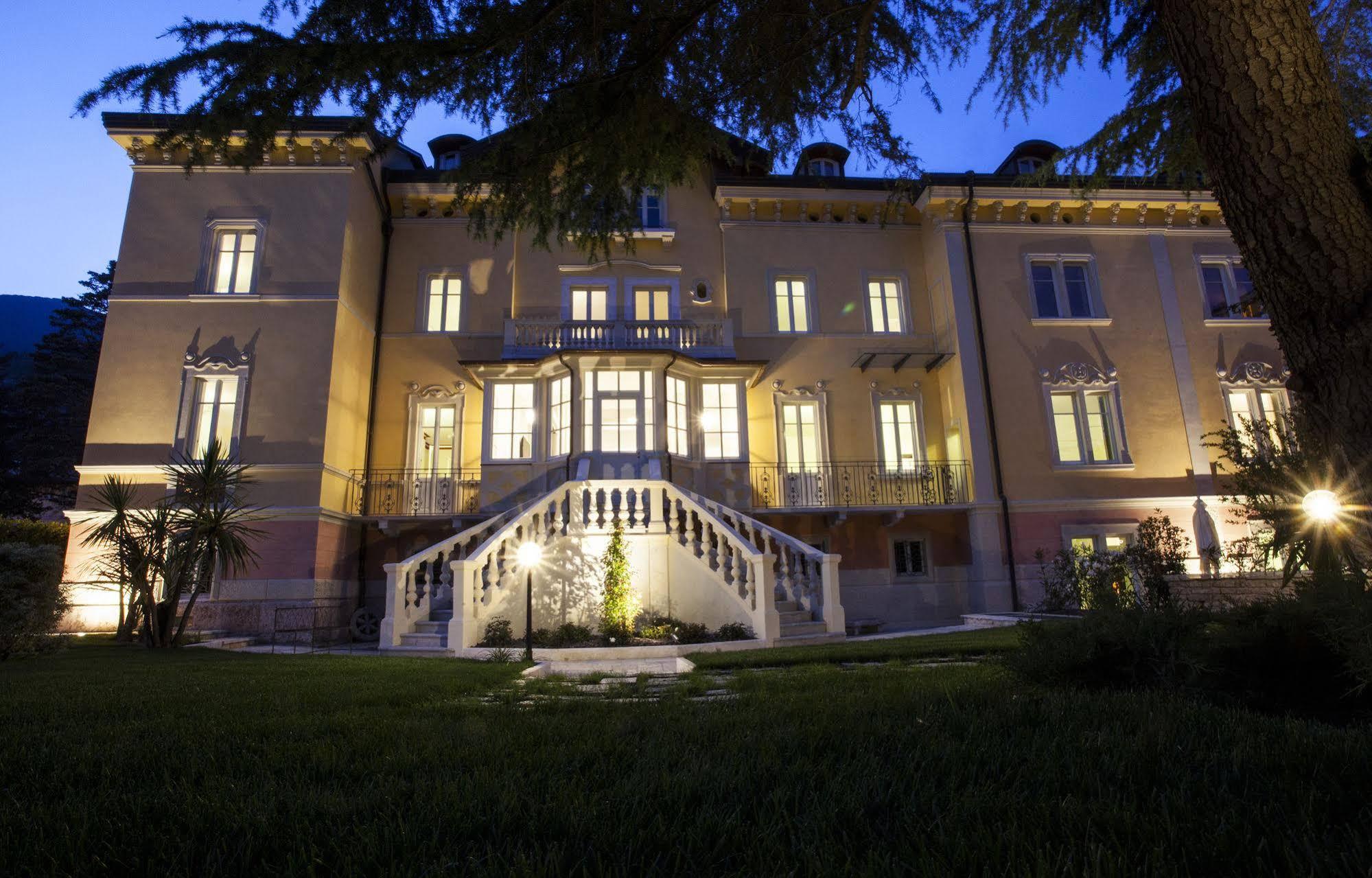Villa Italia Luxury Suites And Apartments 아르코 외부 사진